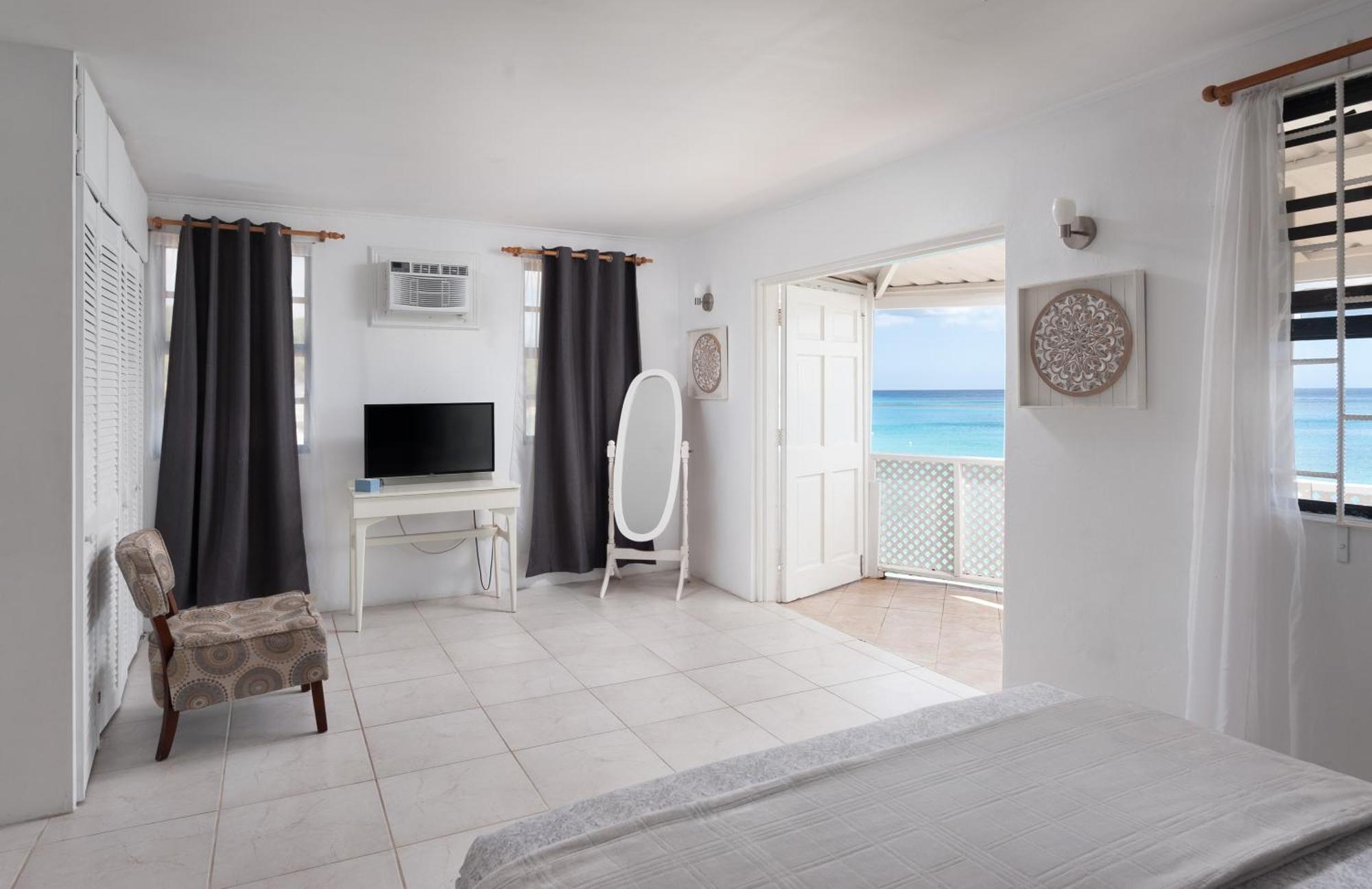Villa Purple Rain - Direct Access, 2 Bedroom, 2 Terrace Bliss